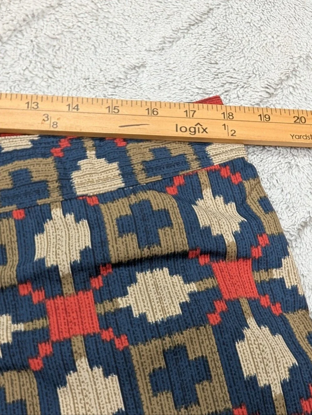 Patagonia Shorts Mens 36 Blue Red Geometric Print Wavefarer Board Swim Trail